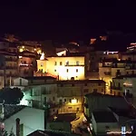 Bed & Breakfast Palazzo Madeo - Residenza D' Epoca 4*