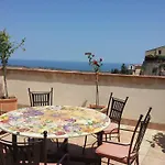 Bed & Breakfast Palazzo Madeo - Residenza D' Epoca 4*