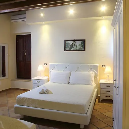 Palazzo Madeo - Residenza D' Epoca 4* Crosia