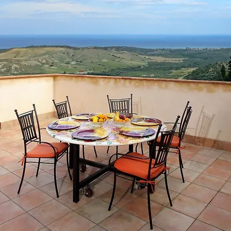 Bed & Breakfast Palazzo Madeo - Residenza D' Epoca 4*