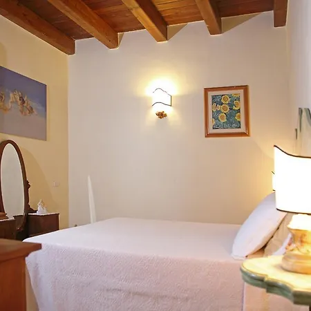 Palazzo Madeo - Residenza D' Epoca 4* Crosia