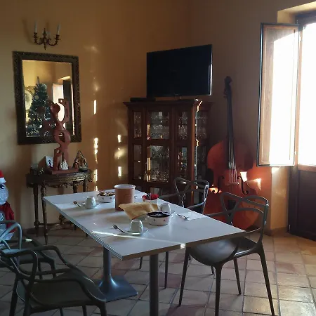 Palazzo Madeo - Residenza D' Epoca Bed & Breakfast 4*