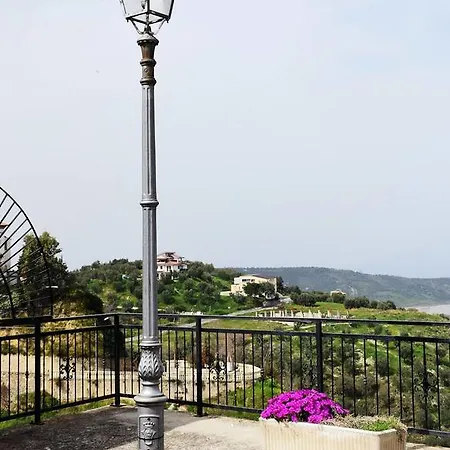 Palazzo Madeo - Residenza D' Epoca Bed & Breakfast Crosia