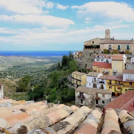 Palazzo Madeo - Residenza D' Epoca Bed & Breakfast 4*