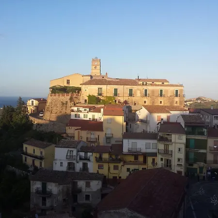 Palazzo Madeo - Residenza D' Epoca Bed & Breakfast