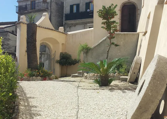 לינה וארוחת בוקר Palazzo Madeo - Residenza D' Epoca Crosia