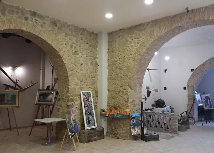 Palazzo Madeo - Residenza D' Epoca 4*