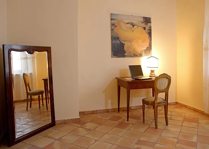 Alojamento de Acomodação e Pequeno-almoço Palazzo Madeo - Residenza D' Epoca 4*